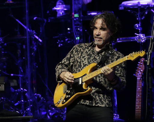 John Oates’ new album is called ‘Reunion.’ But don’t think Hall & Oates are getting back together