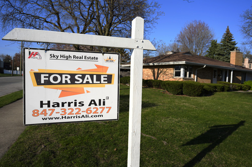 Long-term mortgage rates ease for third straight week, dipping to just below 7%