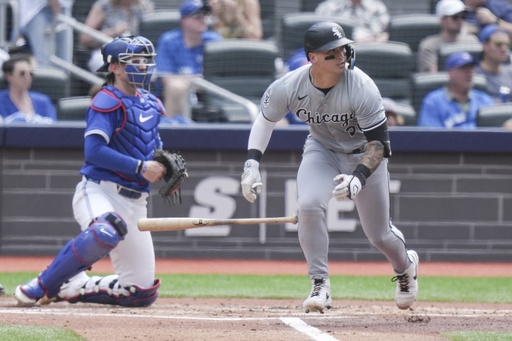 Bichette has 4 hits, Berríos snaps 4-start winless streak, Blue Jays beat White Sox 9-3