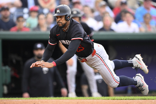 Garcia, Winker go deep as Nats end slide, beat struggling Twins 12-3