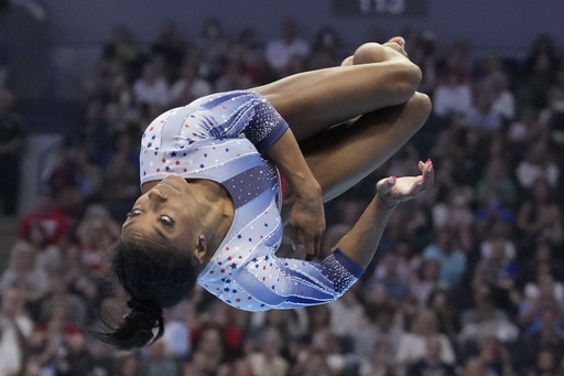 Simone Biles moves closer to 3rd Olympic trip as injuries mount behind her at US trials