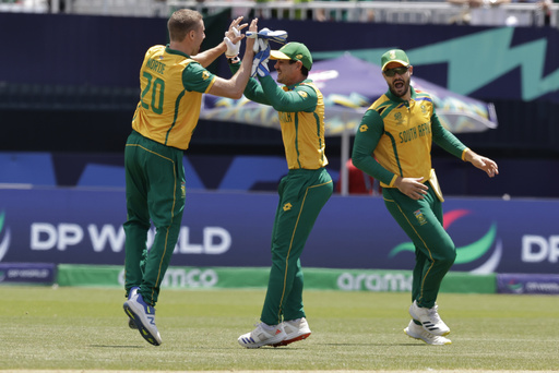 South Africa holds off Bangladesh by 4 runs to stay unbeaten in T20 World Cup