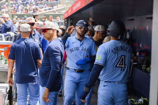 Dubón has tiebreaking hit, Peña homers as Astros beat Blue Jays 5-3 for 12th win in 14 games