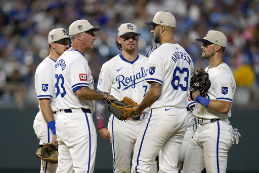 DeLuca and Lowe homer as Rays pounce on poor Kansas City pitching in 10-8 victory over Royals