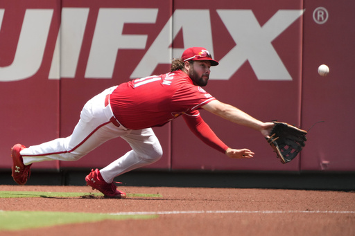 Salvador Perez guides Royals to 6-4 win over Cardinals in first game of doubleheader