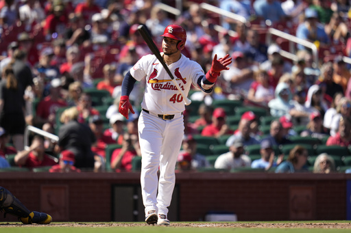 Scott’s three hits lead the Cardinals to a 3-0 win against the Brewers