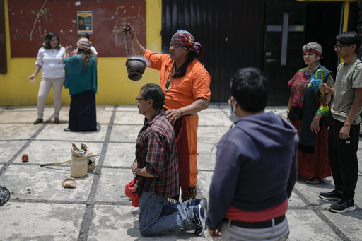 Mexican Community in Mexico City Honors Pre-Hispanic Heritage through Rituals