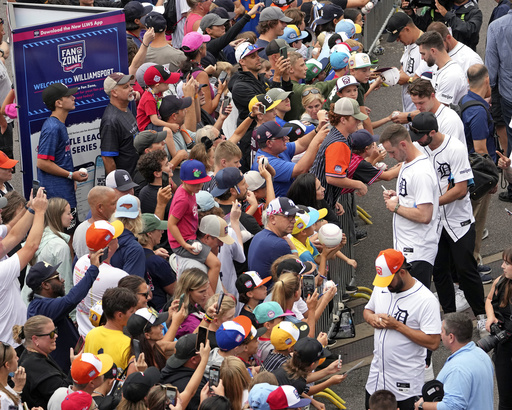 Yankees and Tigers Engage with Little Leaguers for a Day