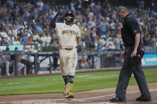 Yastrzemski’s 7th inning home run leads Giants to a 5-4 win against Brewers