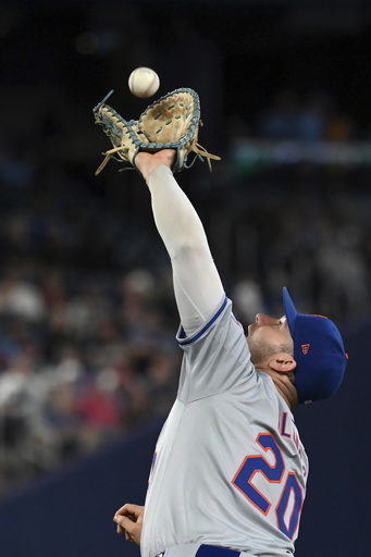 Blue Jays defeat Mets 6-2 with Bassitt striking out 8 and Schneider contributing 2 RBIs against former team