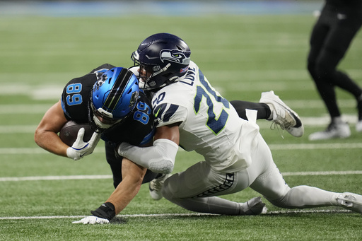 Seahawks defense collapses in record-setting fashion in 42-29 loss