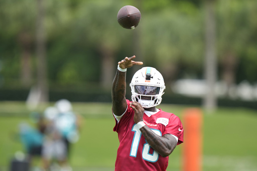 Dolphins’ New QB Tyler ‘Snoop’ Huntley Earns Early Praise from Teammates and Coaches