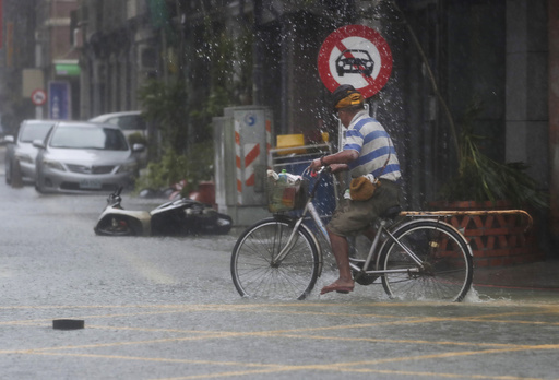 Typhoon Krathon makes landfall in Taiwan, packing fierce winds and torrential rain