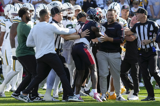 Texans’ Stefon Diggs involved in pregame altercation with Packers’ Jaire Alexander and Keisean Nixon