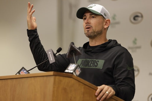 Ex-Jets coach Robert Saleh observes Packers’ offense while assisting close friend Matt LaFleur