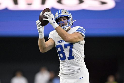 Jared Goff tosses 3 touchdown passes as Lions dominate Cowboys 47-9 in another heavy home defeat.