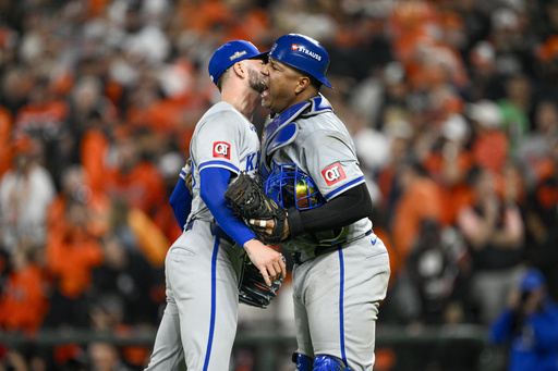 Bobby Witt Jr. and the Royals go from 2 late 7-game losing streaks to the AL Division Series