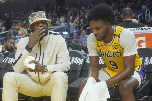 Ken Griffey Sr. and Jr. set to attend Lakers’ season debut, eager to witness LeBron and Bronny make history in the NBA.