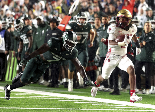 Michigan State challenged to contain Iowa’s fierce running attack