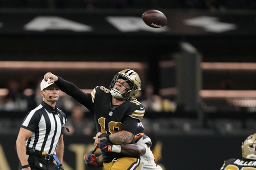 Saints face Chargers as both squads aim to regain early season momentum