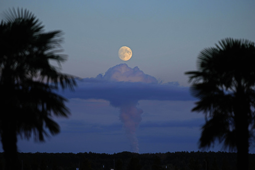 October’s supermoon joins forces with a comet for a unique night event