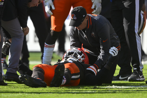 Browns linebacker Owusu-Koramoah sustains ‘alarming’ neck injury following hit from Henry during victory against Ravens