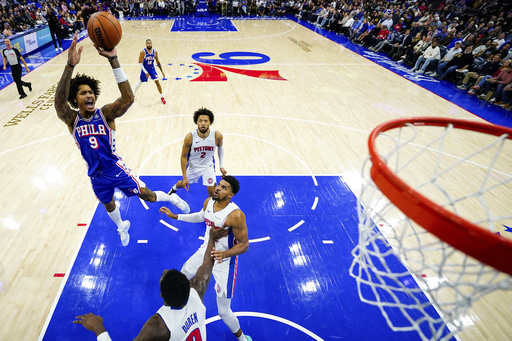 Tobias Harris makes a comeback in Philadelphia, leading the Pistons to their first victory of the season, 105-95.