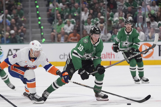 Seguin netted two goals, Oettinger recorded 33 saves for his 11th shutout in the Stars’ 3-0 victory against the Islanders.