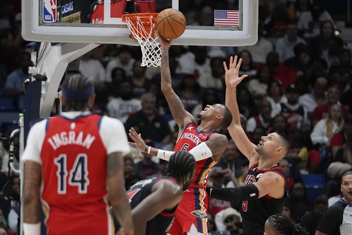 Dejounte Murray suffers hand injury during his debut with the Pelicans, recovery timeline remains unclear.