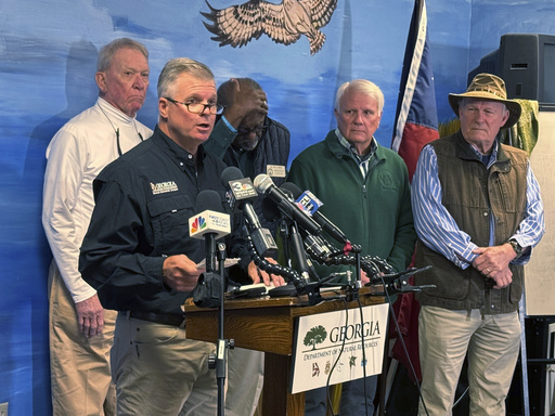 Island residents in Georgia sprang into action to help survivors following the deadly dock walkway collapse that claimed 7 lives.