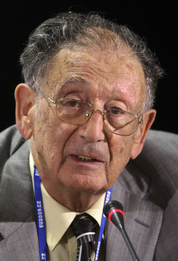 Renowned Israeli Holocaust expert Yehuda Bauer passes away at the age of 98