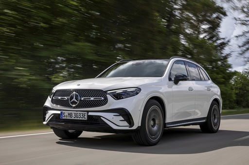 Luxury SUV Comparison: Edmunds Evaluates Lincoln Nautilus Against Mercedes-Benz GLC