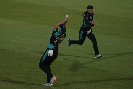 New Zealand maintains composure to defeat West Indies by 8 runs and advance to the Women’s T20 World Cup final.