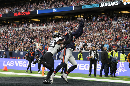 Caleb Williams tosses 4 touchdowns as Bears dominate Jaguars 35-16 during London matchup