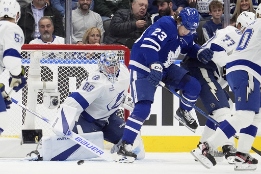 William Nylander nets two goals, leads Maple Leafs to 5-2 victory against Lightning