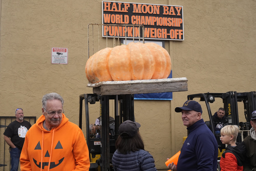 2,471-Pound Pumpkin Takes First Place at California Competition