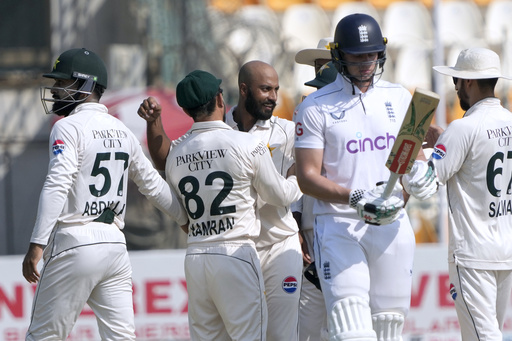 Khan propels Pakistan into commanding lead over inconsistent England in second test