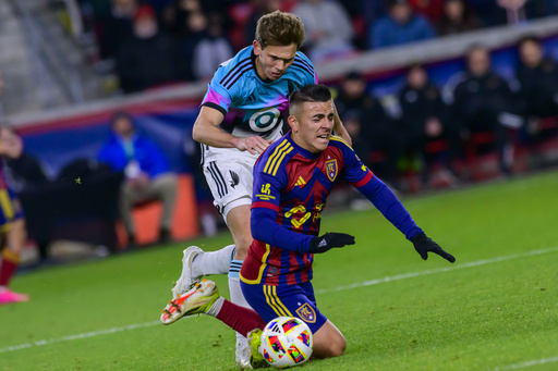 Jefferson Diaz nets the winning goal in a 5-4 shootout, leading Minnesota to victory over RSL in MLS postseason action.