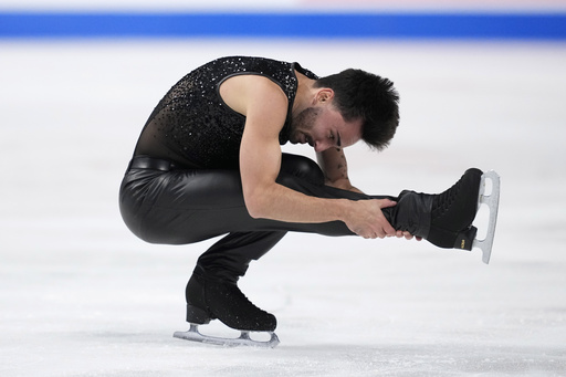 Ilia Malinin executes four quads and a backflip to claim his third consecutive Skate America championship