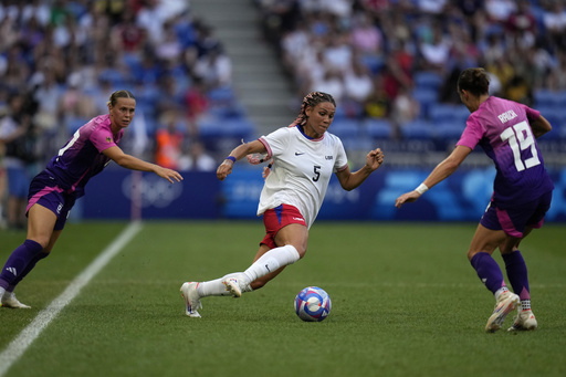 Emma Hayes announces USWNT lineup for inaugural matches following Olympic gold victory