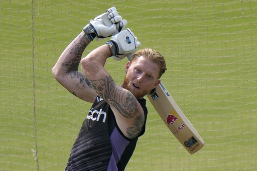 England chooses to bat first after winning the toss against Pakistan in the third Test.