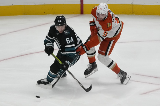 Lundestrom breaks deadlock in the third period while Dostal secures shutout as Ducks defeat Sharks 2-0