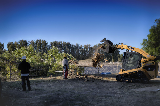 Strong winds and low moisture elevate wildfire danger throughout California