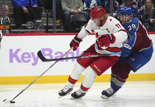 Avalanche nets 5 goals in second period, halting Hurricanes’ 8-game winning streak with a 6-4 victory.