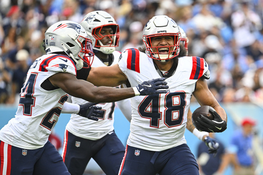 Nick Folk’s 25-yard field goal in overtime secures a 20-17 victory for the Titans over the Patriots.