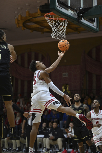 Blackwell and Tonje guide No. 19 Wisconsin to an 86-70 victory against UCF in the Greenbrier Tip-Off.