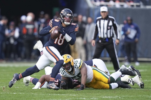 Jordan Love rushes for deciding touchdown as Packers defeat Bears thanks to Karl Brooks’ last-second FG block.