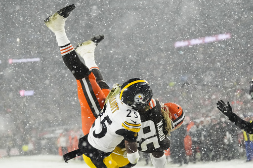 Winston’s snowy victory over the Steelers complicates Browns’ quarterback dilemma further