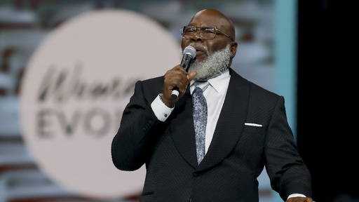 T.D. Jakes, founder of a megachurch, experiences health scare while delivering a sermon in Dallas.