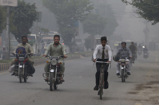 UN alerts that hazardous air pollution in Punjab, Pakistan, poses risks to children’s health